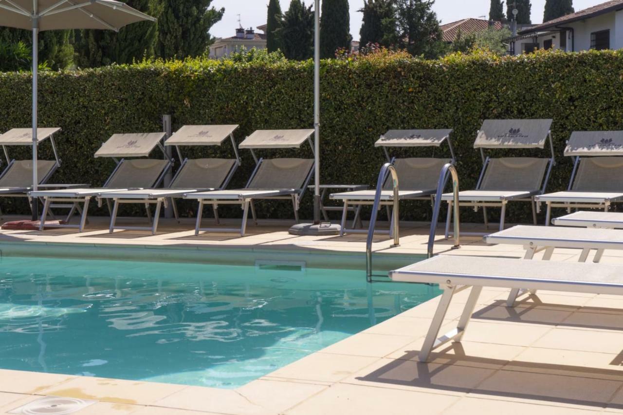 Appartamenti Residence Tulipano Sirmione Dış mekan fotoğraf